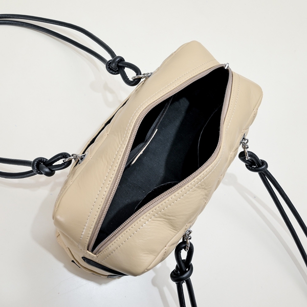 シャネルバッグ着用イメージ